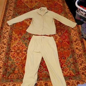 Great Northwest 2 piece PJs Size M